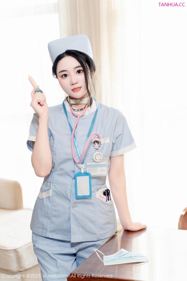   [XiuRen]高清写真图 2023.06.07 No.6868 汐汐爱吃草莓 护士服美臀第8张图片
